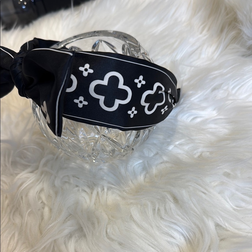 Black and Cream Bow Hair Headband - Picture 3 of 3